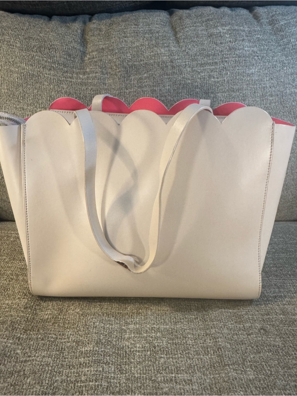 Kate Spade New York Scallop-Trimmed Leather Tote dual-faced design - Picture 5 of 11